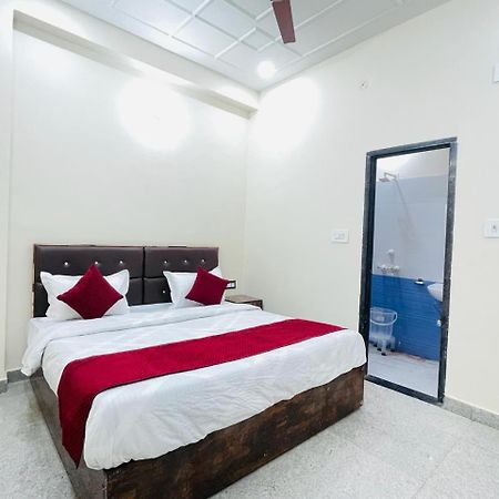 Hotel The Lord Krishna Residency Vrindāvan Zewnętrze zdjęcie