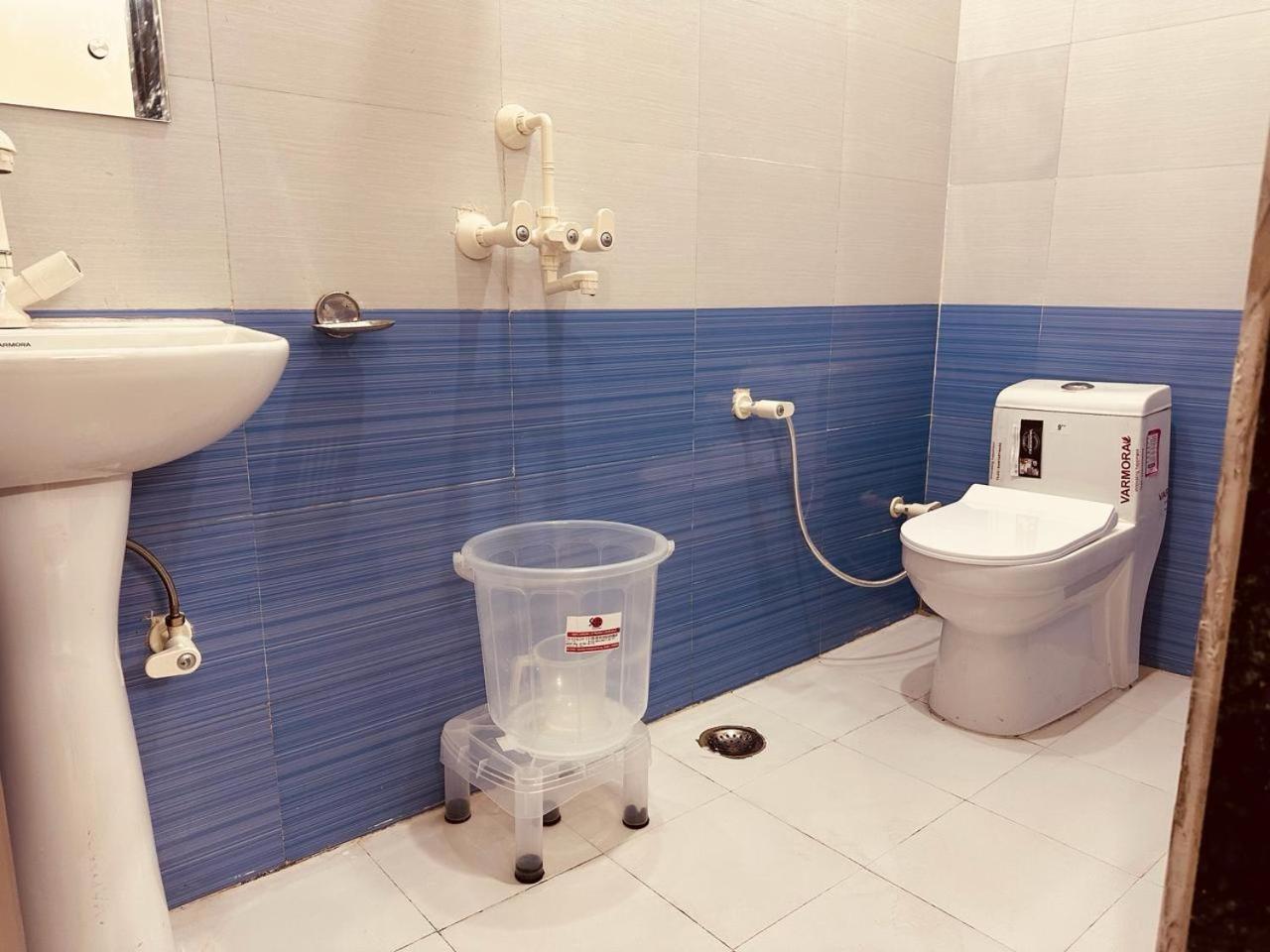 Hotel The Lord Krishna Residency Vrindāvan Zewnętrze zdjęcie